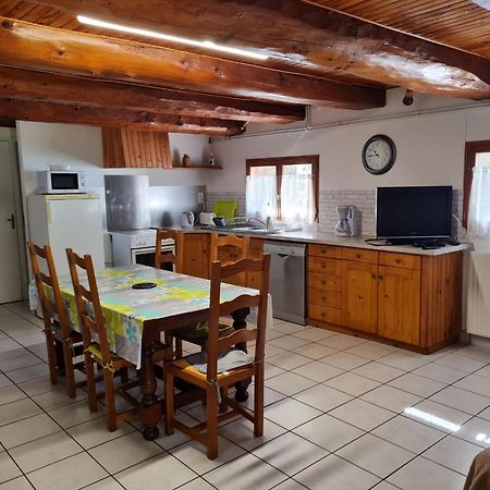 Gite Rural - Grange Des Pres Blancs Chaine Des Puys Le Vernet-Sainte-Marguerite Buitenkant foto